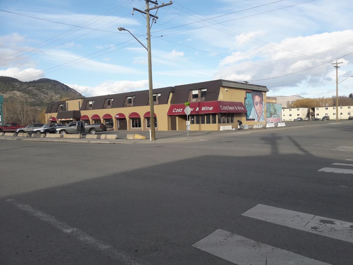 Merritt Desert Inn Exterior photo