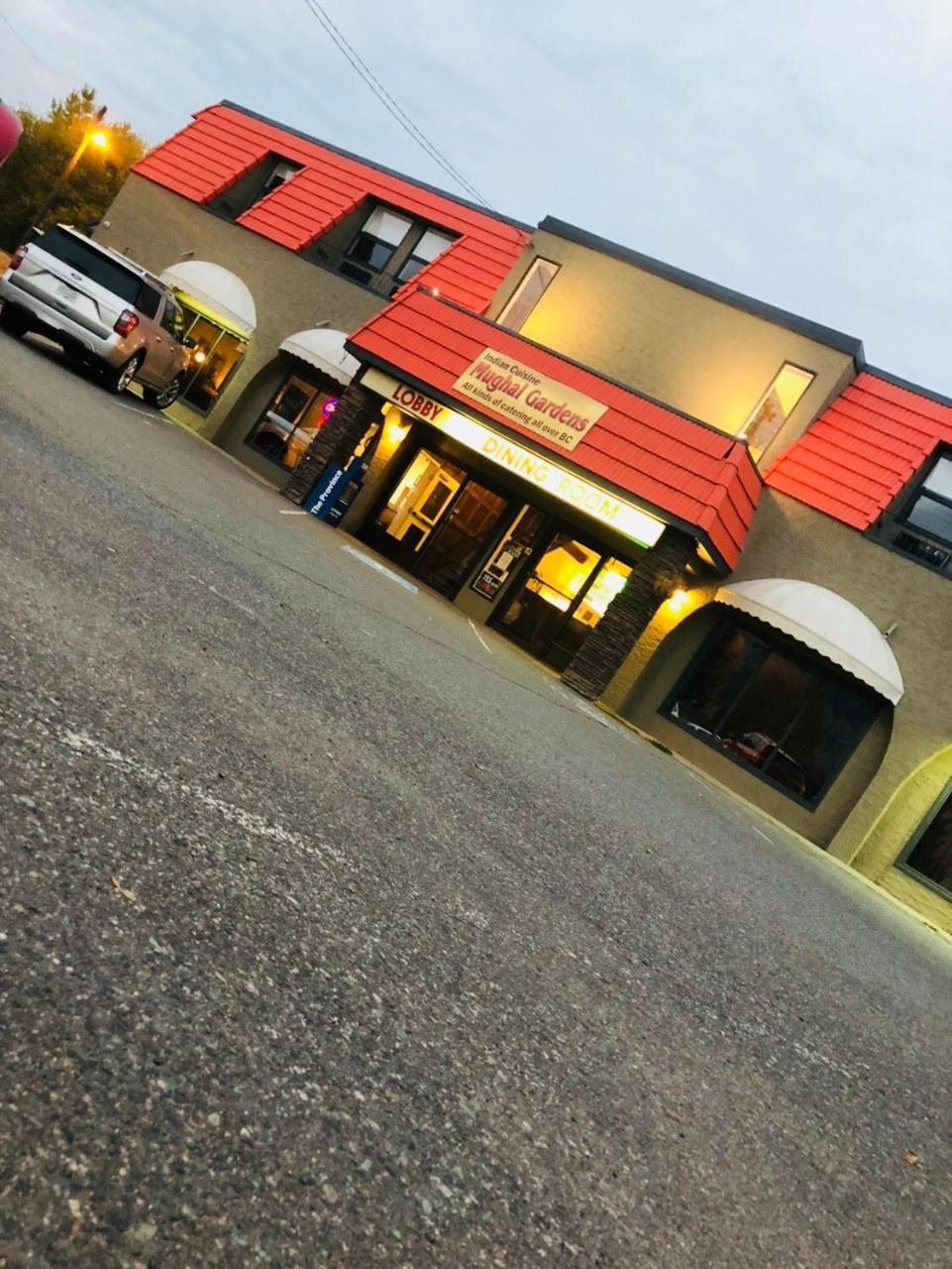 Merritt Desert Inn Exterior photo
